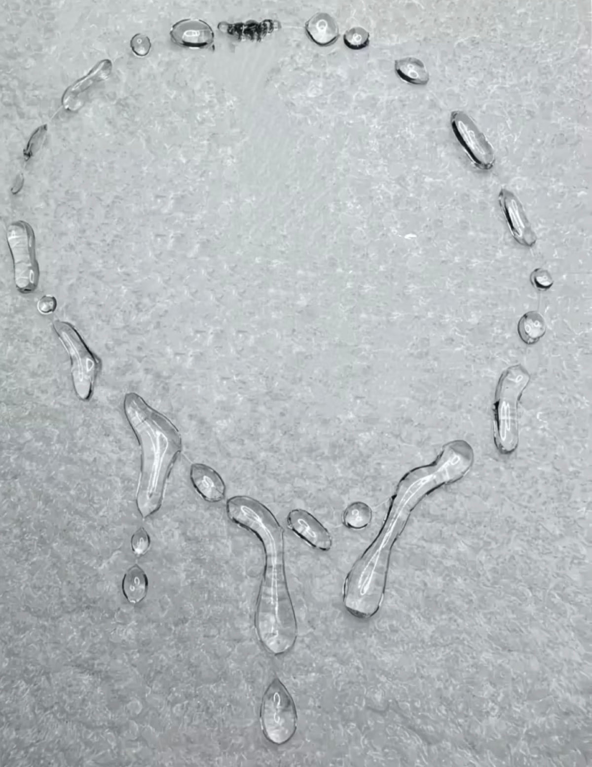 Waterdrop collarbone accessory featuring waterproof chain, cute and versatile style