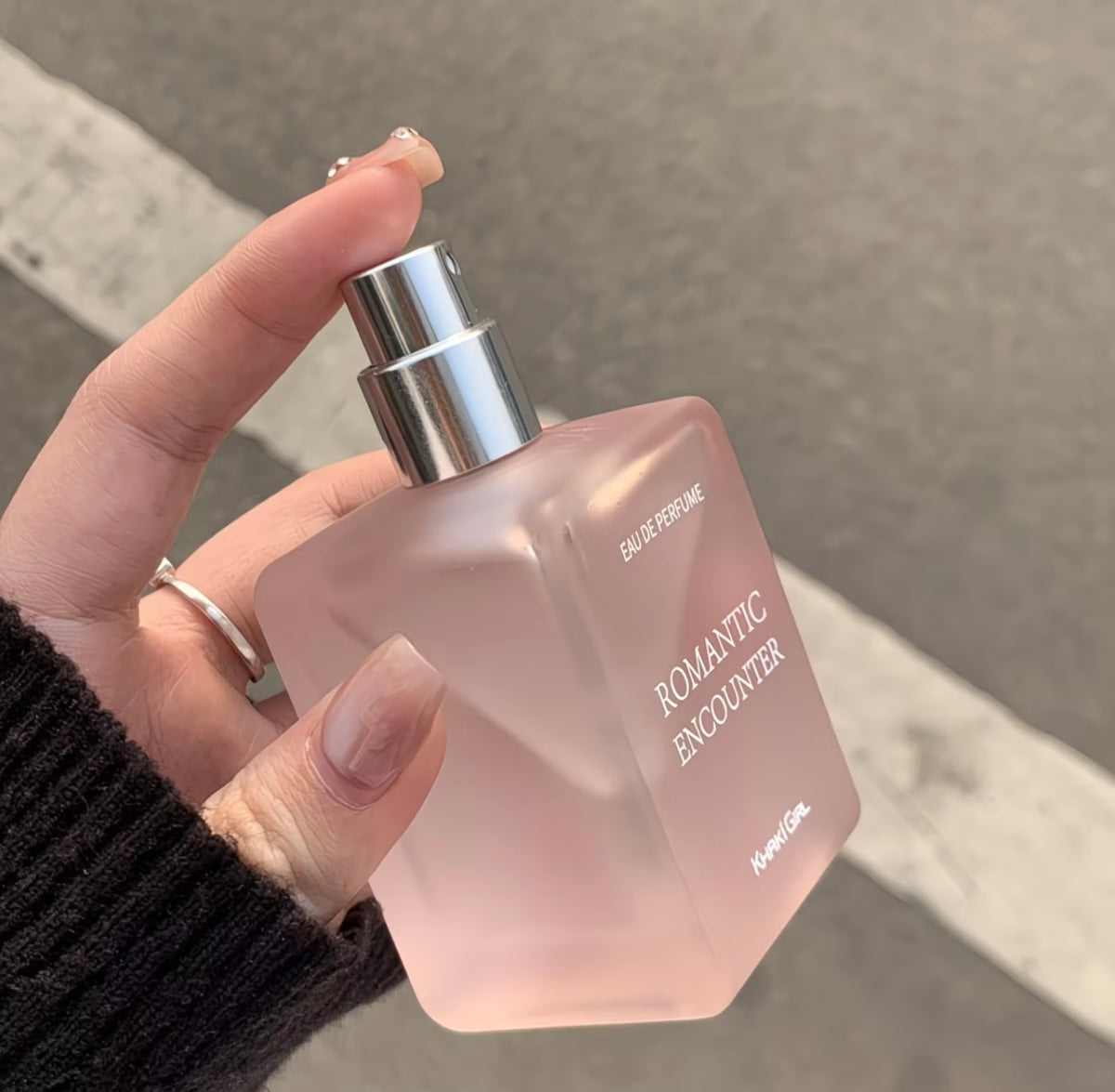 Romantic pink encounter perfume with long-lasting scent - luxurious natural fresh aroma 🌸