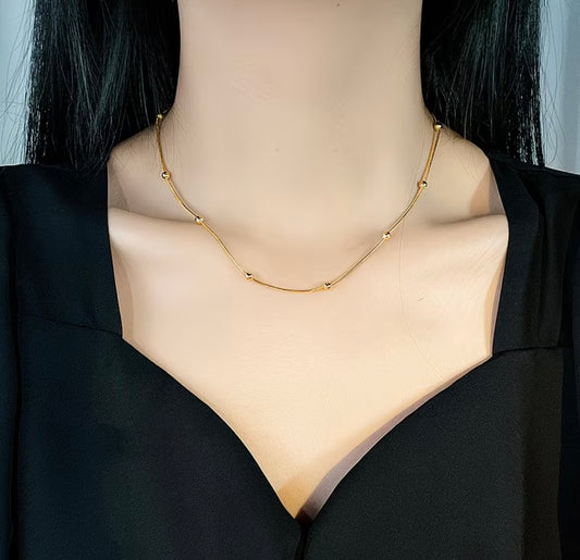 Titanium Steel minimalist Collarbone Chain, Trendy Short Neck Chain with Vintage Collar Design