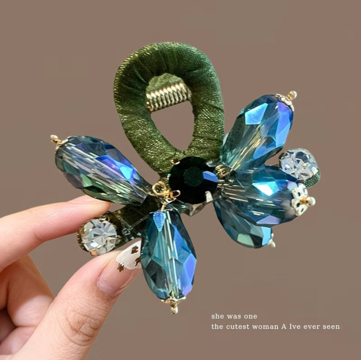 Luxury Pink Crystal Hair Clip for Women- Elegant Look, Suitable for Thin Hair, Half-Up Hairstyle Back of Head Hair Accessory 🦋