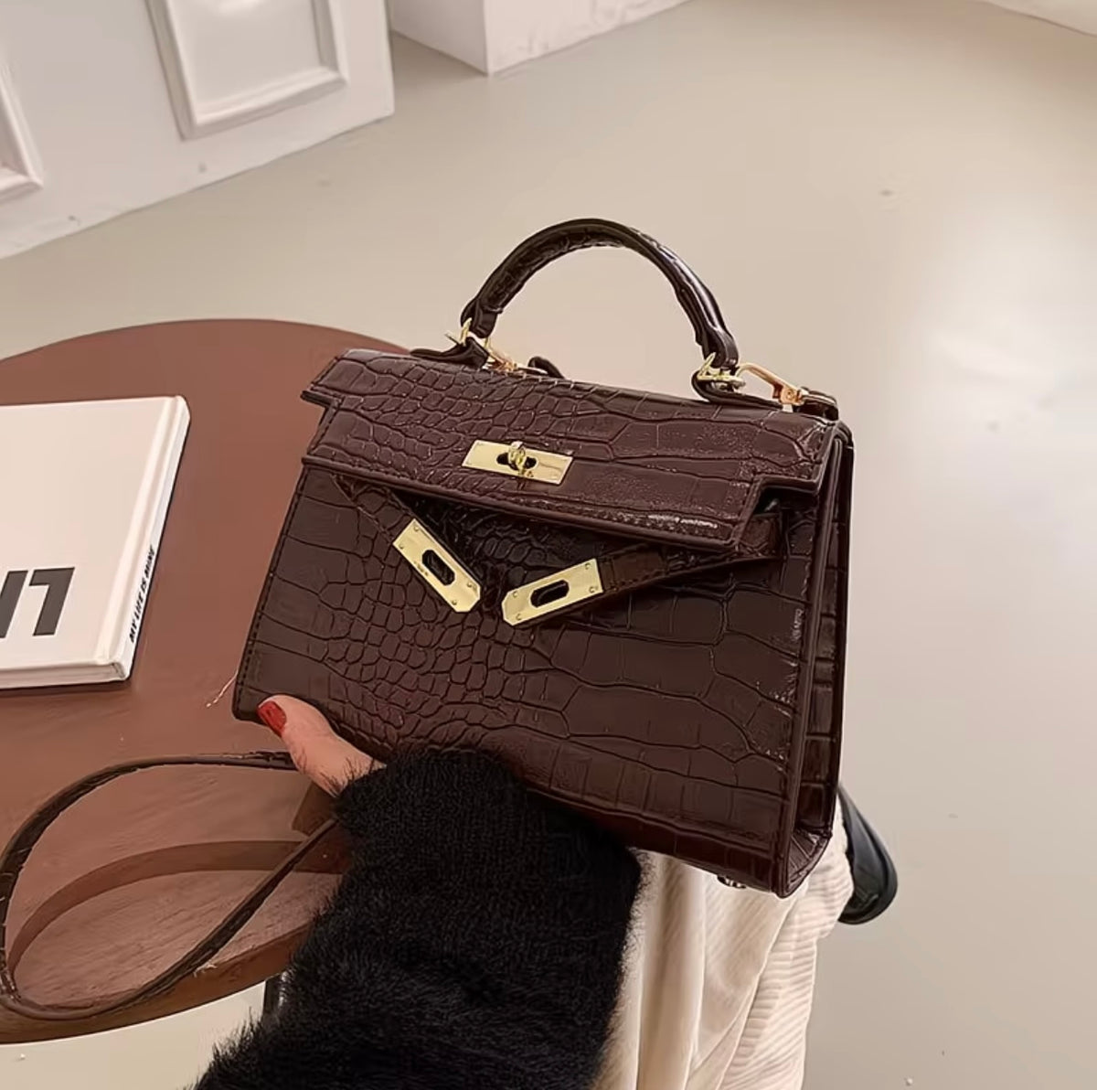 Stylish and Premium 2026 New Kelly Bag - Single Shoulder Crossbody Handbag, Fashionable Crocodile Leather Versatile Small / Large Purse