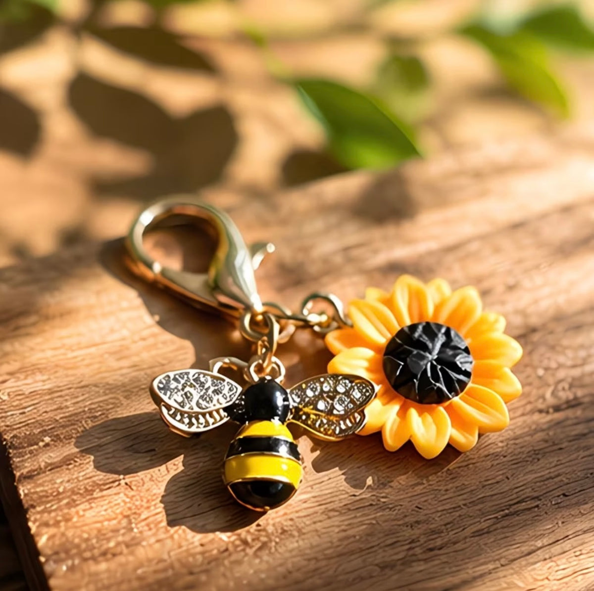 New Bee Sunflower Keychain - Small Gift Pendant, Cute and Unique Zipper Charm for DIY Decoration