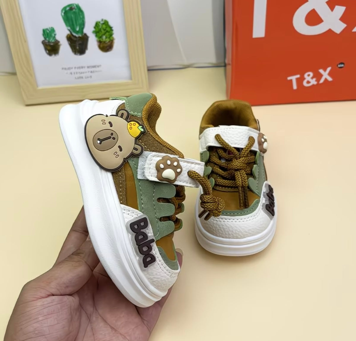 Boys' & Girls' Soft-Soled Sneakers  Capybara-Themed Sports Shoes for Kids of All Ages