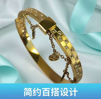 Cross-border 100% Light Luxury, Non-fading Bracelet (1 piece )
Hypoallergenic Jewelry with Colorfast Finish