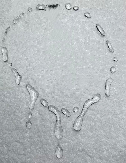Waterdrop collarbone accessory featuring waterproof chain, cute and versatile style