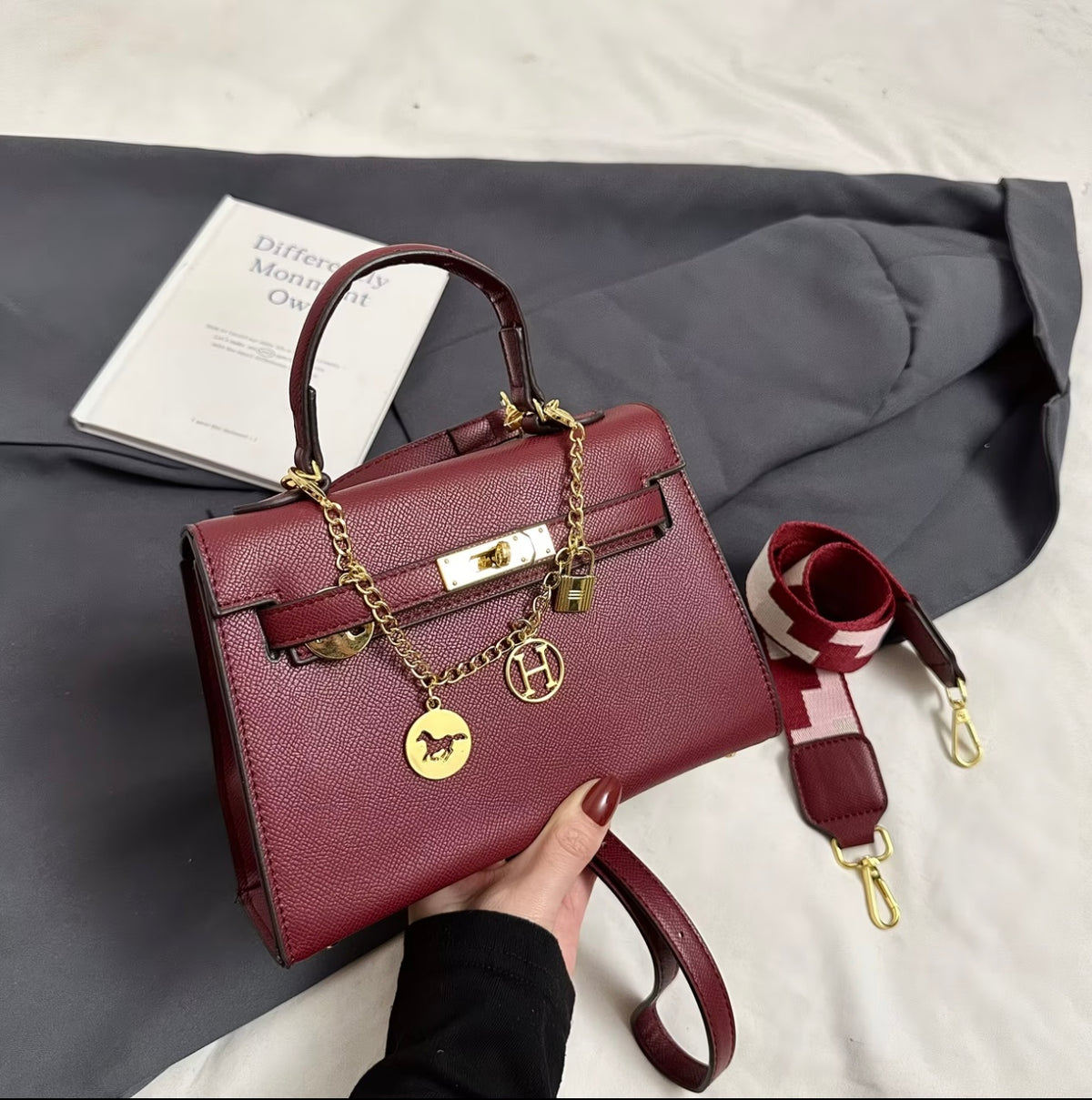 Premium Quality Retro Fashionable Handbag - Kelly-style Light Luxury Versatile Shoulder Crossbody Bag 💼