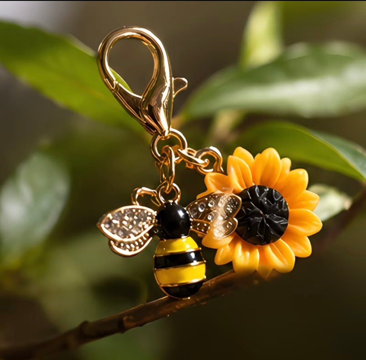 New Bee Sunflower Keychain - Small Gift Pendant, Cute and Unique Zipper Charm for DIY Decoration