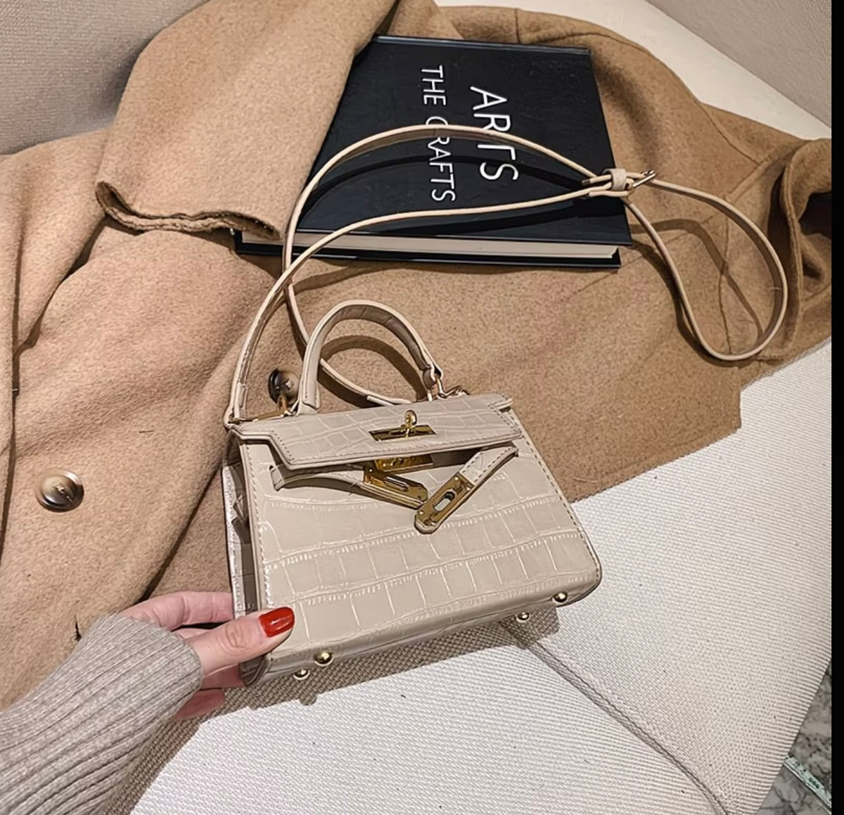 Minimalist Niche Handbag 2026 New Style Kelly Bag Mini Crocodile Pattern Handheld Trendy Crossbody Small
Shoulder Bag for Women