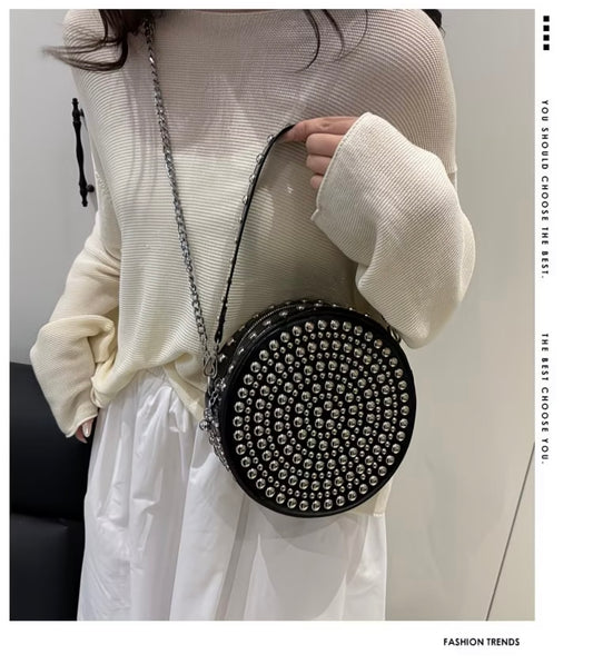 Vintage-style , crossbody shoulder bag with metal rivets, versatile chain-strap handbag