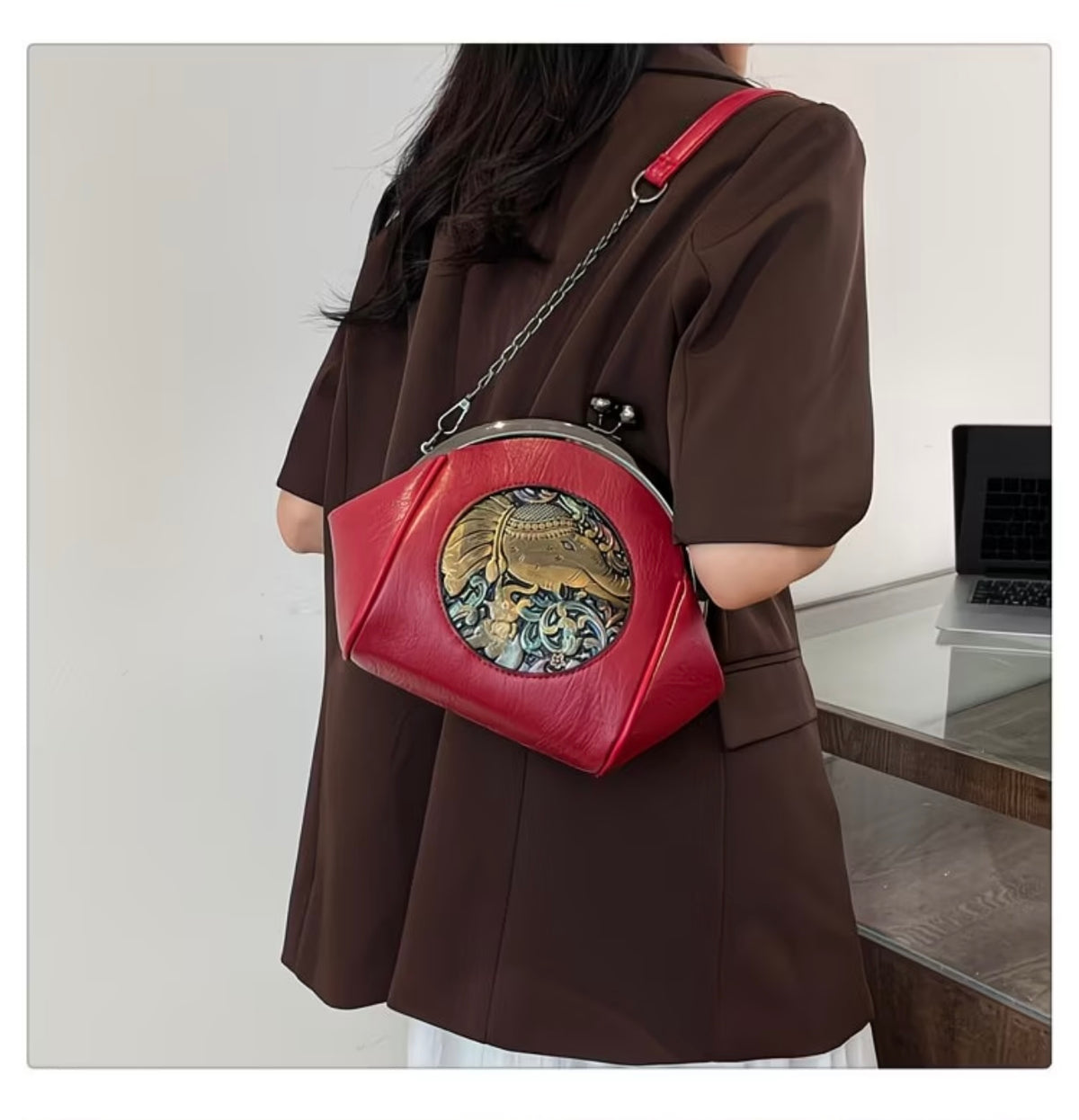 Vintage Clasp Shell-Shaped Crossbody Shoulder
Bag, Versatile