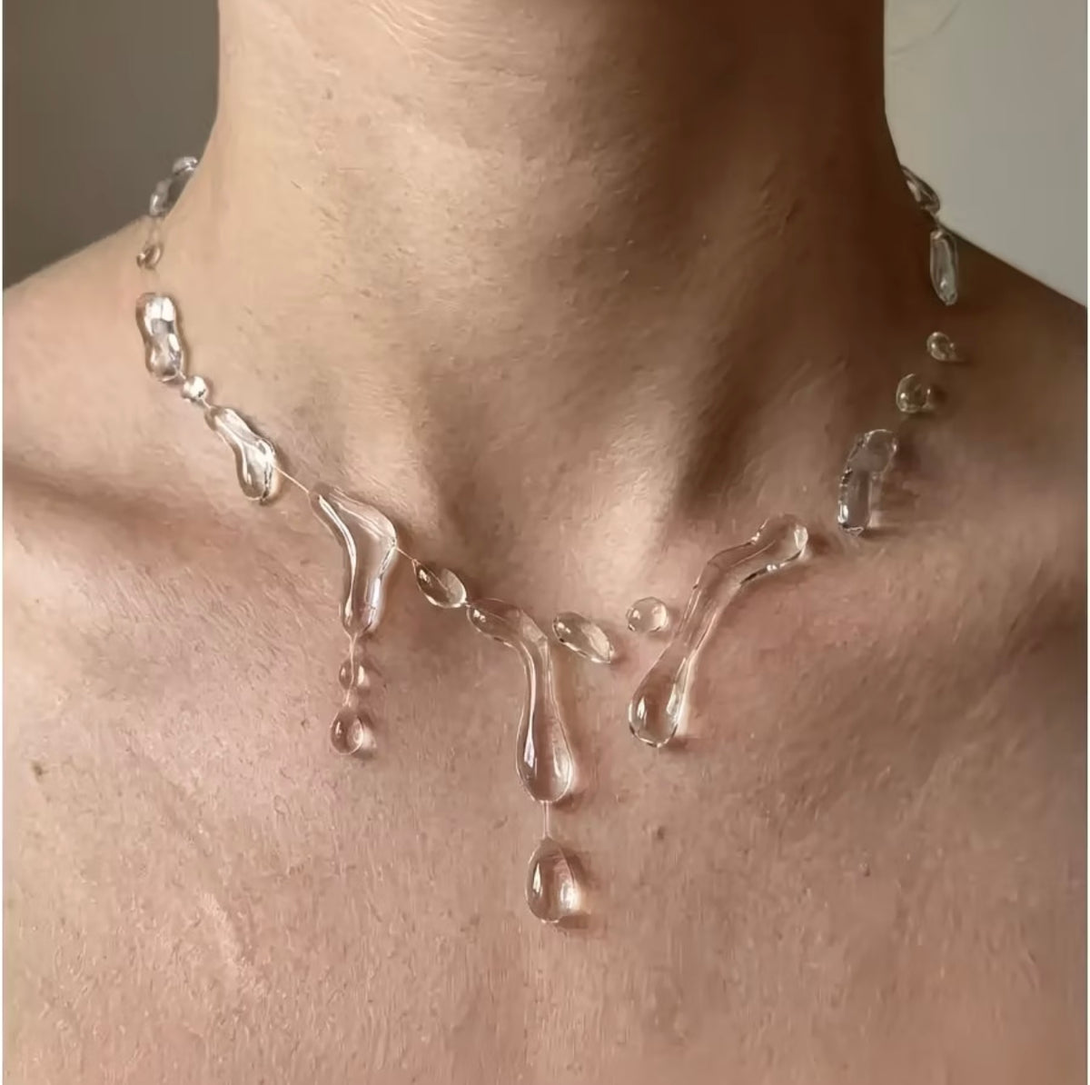 Waterdrop collarbone accessory featuring waterproof chain, cute and versatile style