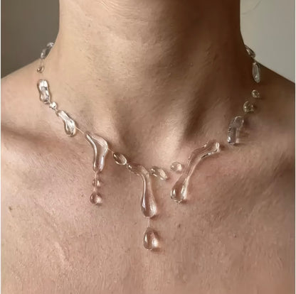 Waterdrop collarbone accessory featuring waterproof chain, cute and versatile style