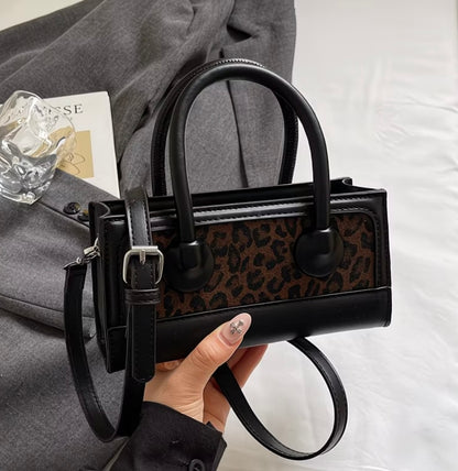 Vintage-style Leopard Print Small Bag for Women 🤎