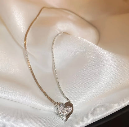 3D Multi-faceted
Diamond-Studded Heart Pendant Necklace
