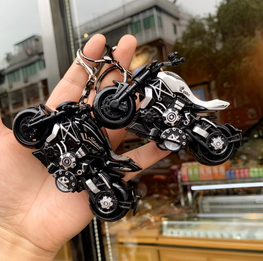 Creative Motorcycle Model Keychain with Light-Up Helmet, Personalized Key Ring 🏍️