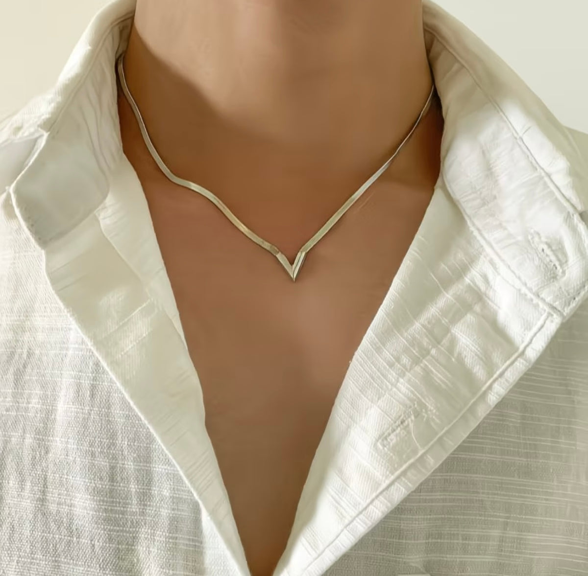 Elegant V-shaped Copper Flat Chain Necklace, Trendy Neck Accessory for Summer