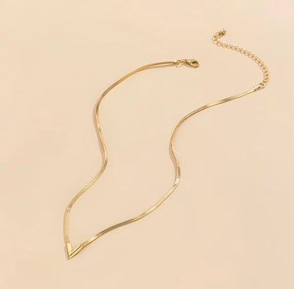 Elegant V-shaped Copper Flat Chain Necklace, Trendy Neck Accessory for Summer