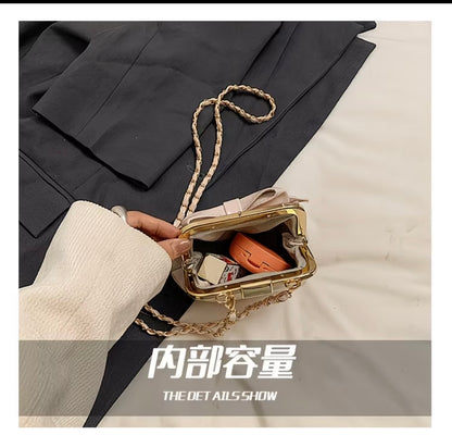 Stylish Chain-Mouth Red Envelope Crossbody Bag with Unique Design