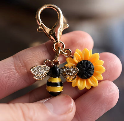 New Bee Sunflower Keychain - Small Gift Pendant, Cute and Unique Zipper Charm for DIY Decoration