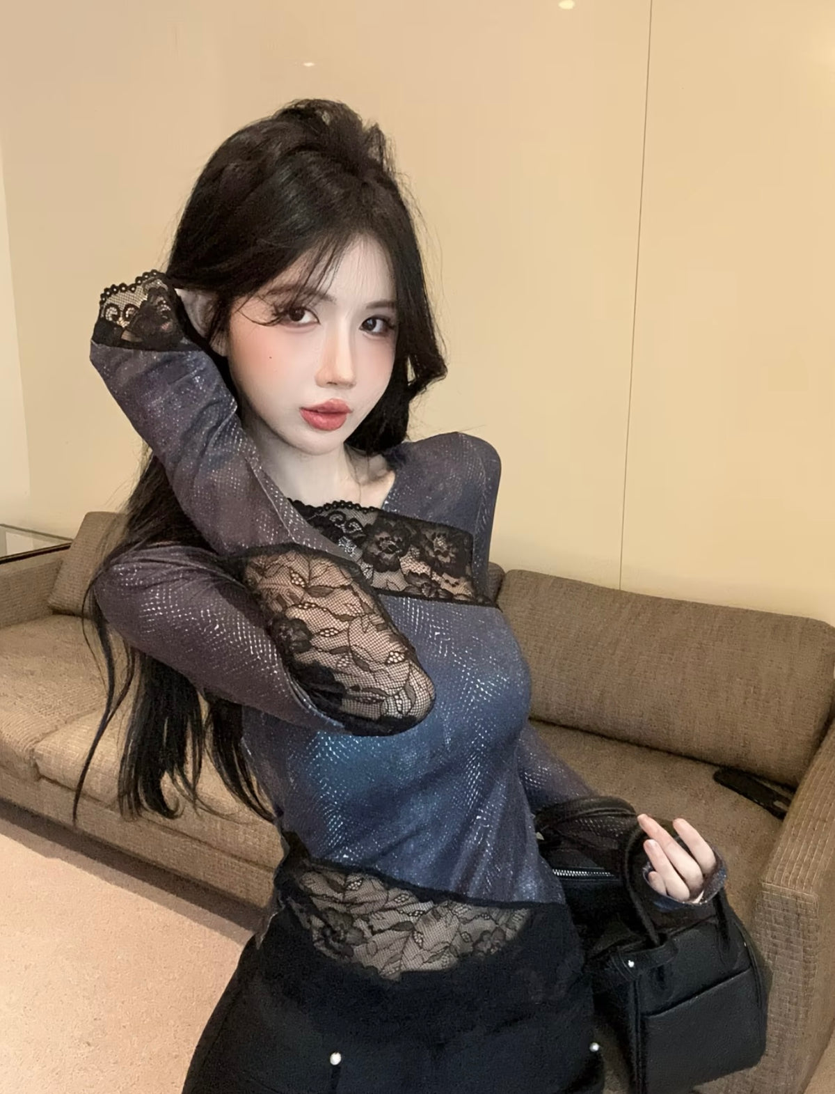 pring Spicy Girl Style Lace-Paneled Vintage
Long Sleeve T-Shirt, Stylish Outerwear Design with Irregular Hem for Slimming Effect 🐾🖤🪐