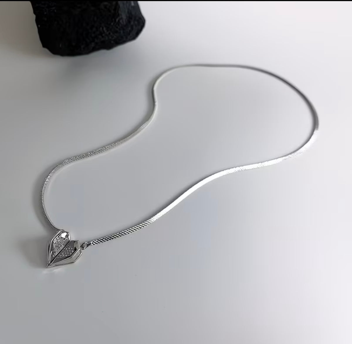 3D Multi-faceted
Diamond-Studded Heart Pendant Necklace