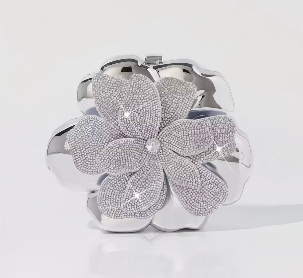 Elegant French-style golden sparkling rhinestone floral acrylic clutch bag 🌸