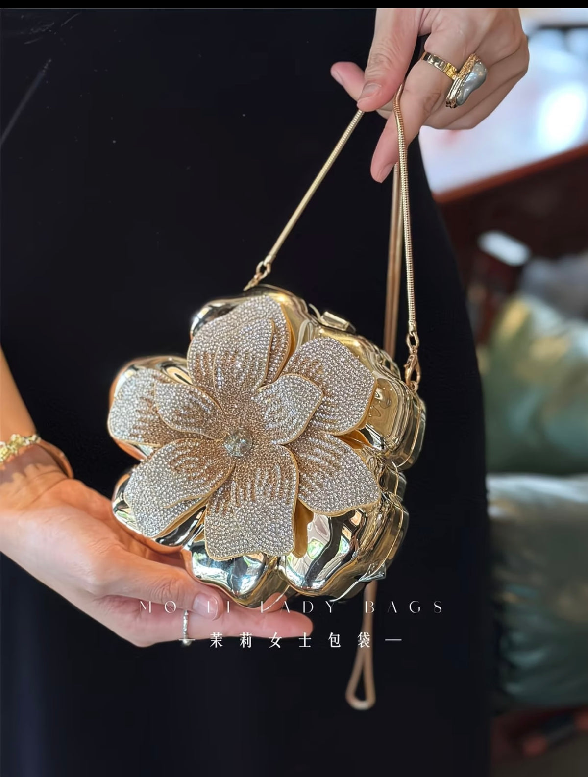 Elegant French-style golden sparkling rhinestone floral acrylic clutch bag 🌸