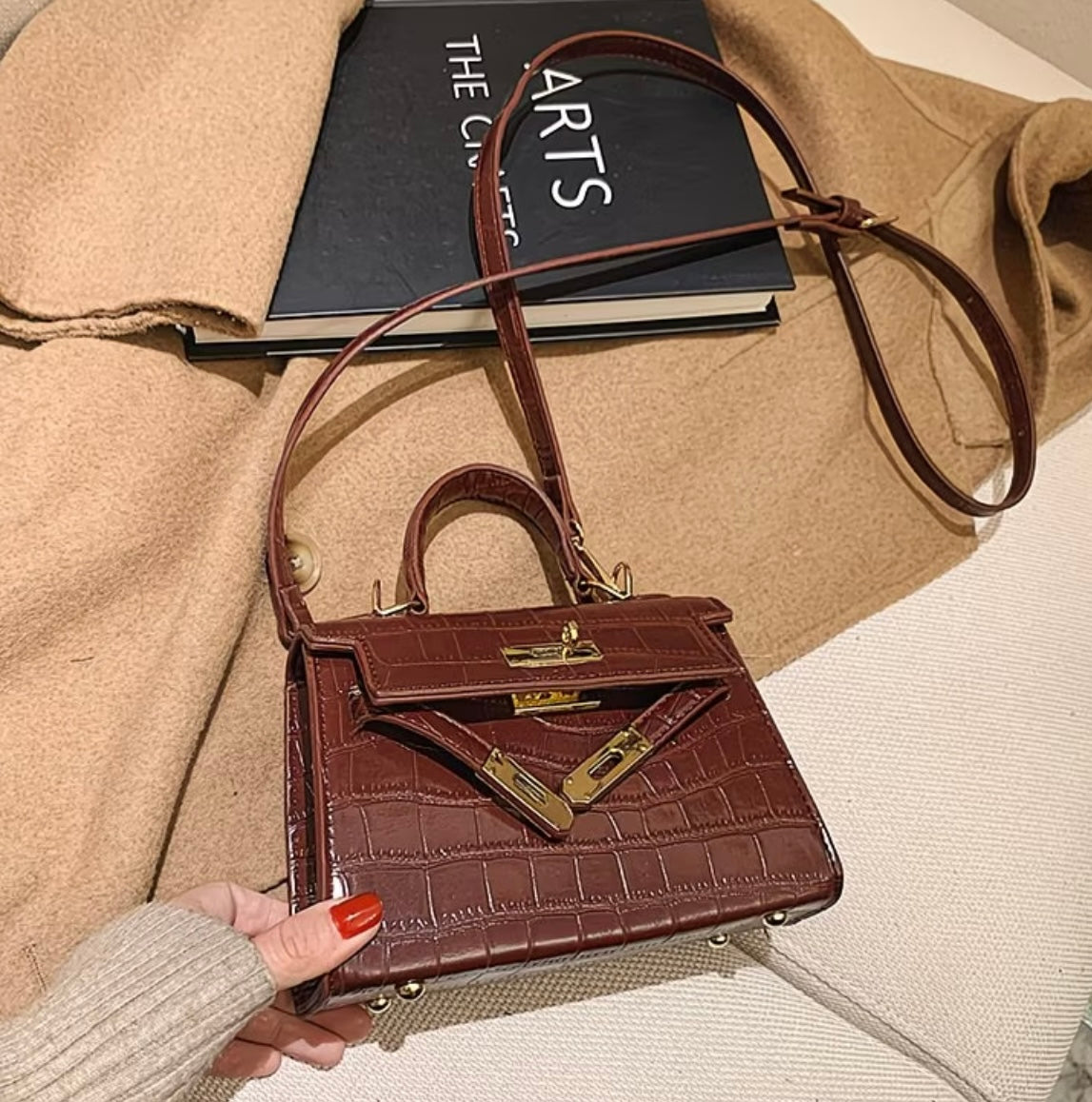 Minimalist Niche Handbag 2026 New Style Kelly Bag Mini Crocodile Pattern Handheld Trendy Crossbody Small
Shoulder Bag for Women