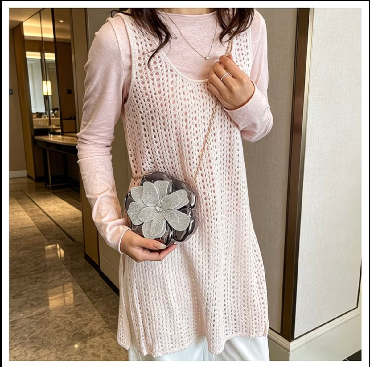 Elegant French-style golden sparkling rhinestone floral acrylic clutch bag 🌸