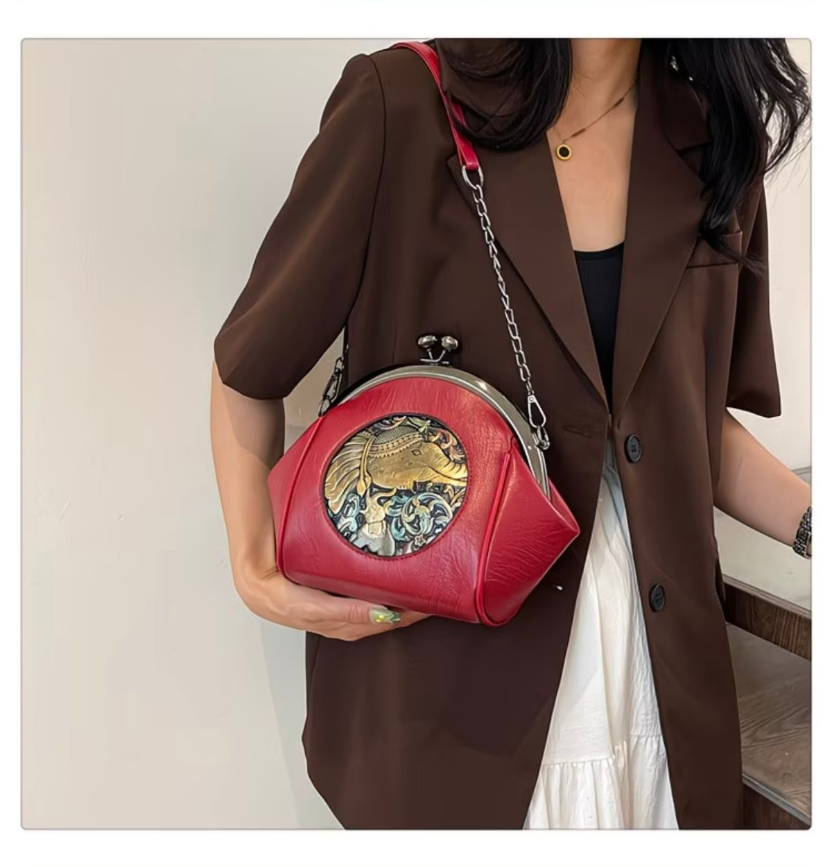 Vintage Clasp Shell-Shaped Crossbody Shoulder
Bag, Versatile