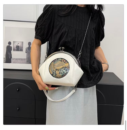 Vintage Clasp Shell-Shaped Crossbody Shoulder
Bag, Versatile