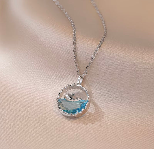 Whale-themed Unique Design, Elegant Iridescent Blue Ocean Collarbone Chain from the Marine Series 🌊🐬