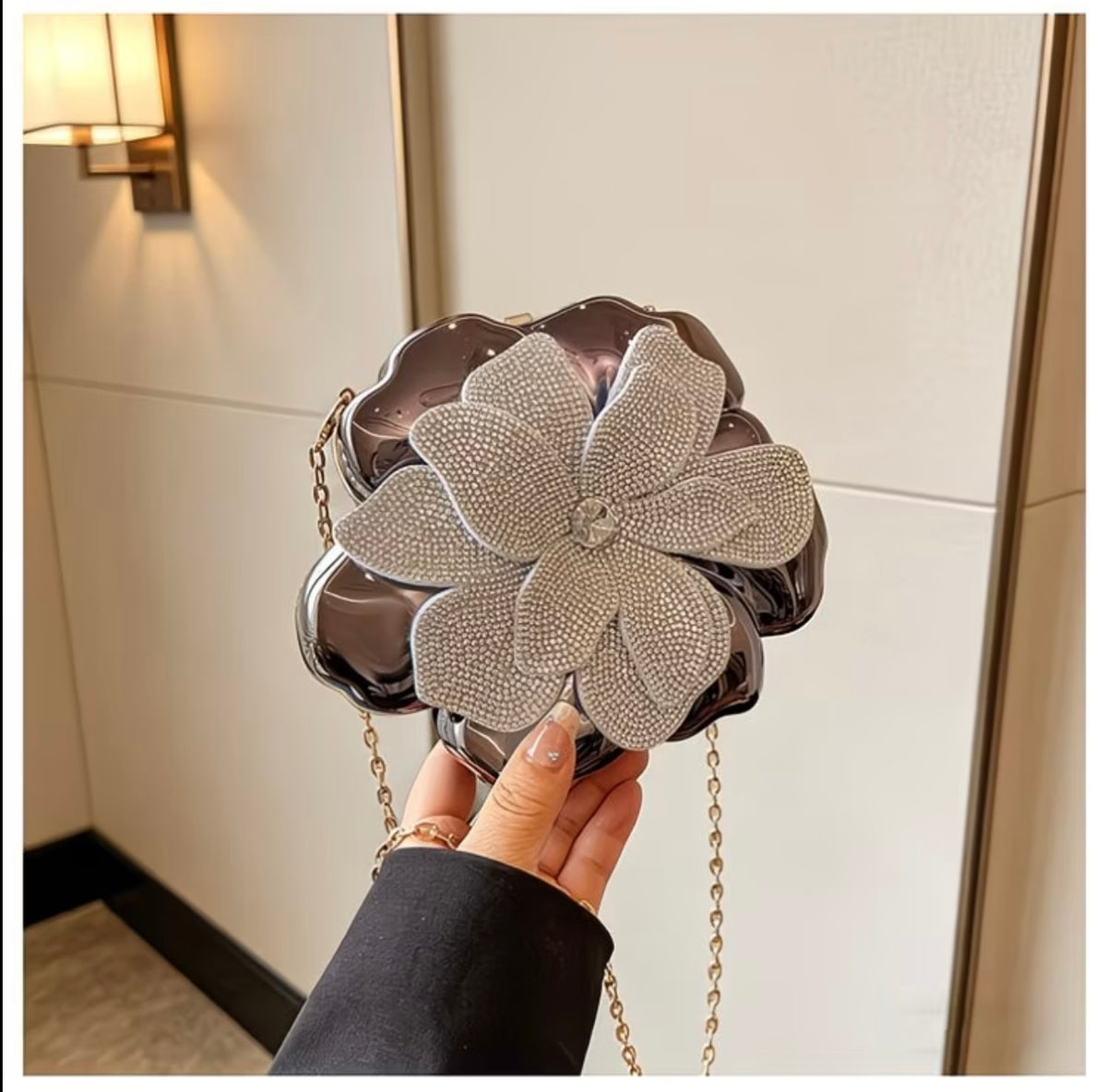 Elegant French-style golden sparkling rhinestone floral acrylic clutch bag 🌸