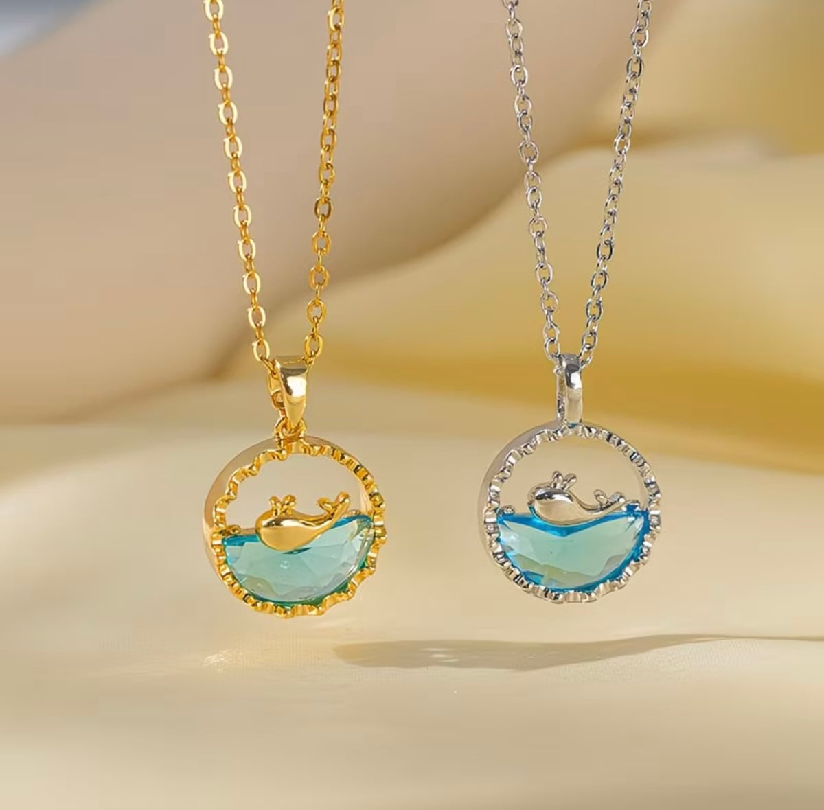 Whale-themed Unique Design, Elegant Iridescent Blue Ocean Collarbone Chain from the Marine Series 🌊🐬