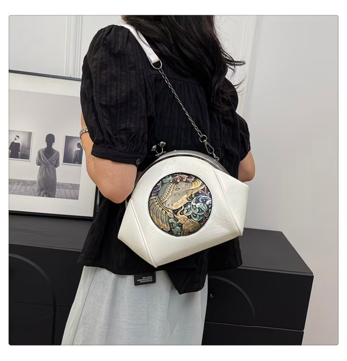 Vintage Clasp Shell-Shaped Crossbody Shoulder
Bag, Versatile