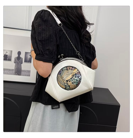 Vintage Clasp Shell-Shaped Crossbody Shoulder
Bag, Versatile