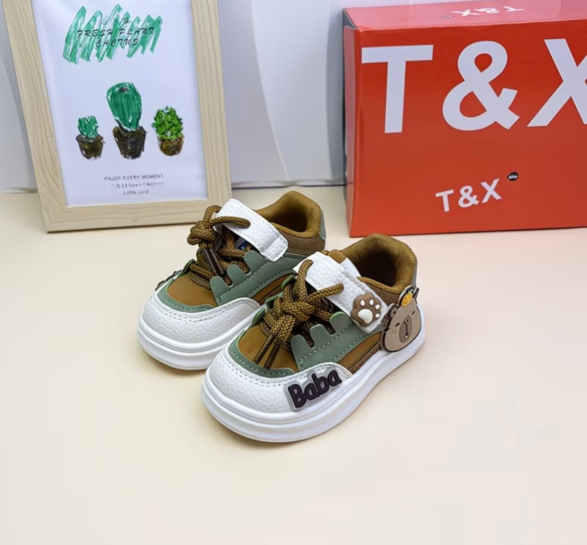 Boys' & Girls' Soft-Soled Sneakers  Capybara-Themed Sports Shoes for Kids of All Ages